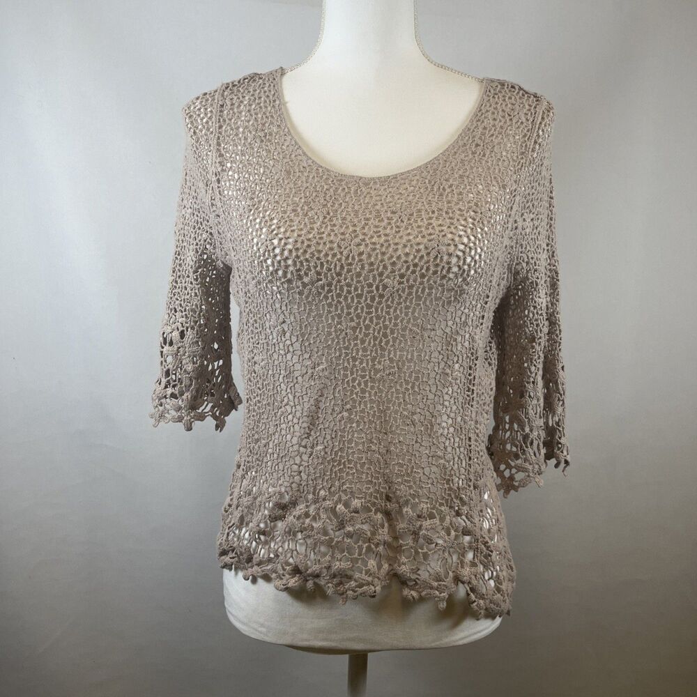 Women's  Beige Taupe Crochet Scoop Neck Top (Marked XL but fits like a M/L!)